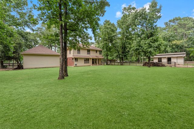 6221 Ranch Lake Drive, Magnolia, TX 77354