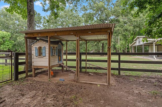 6221 Ranch Lake Drive, Magnolia, TX 77354