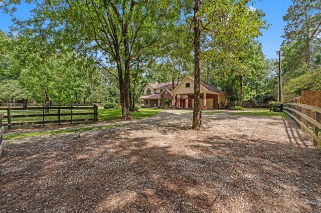 6221 Ranch Lake Drive, Magnolia, TX 77354