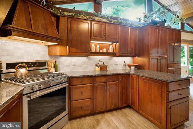 53 MAIN ST, Oley, PA 19547