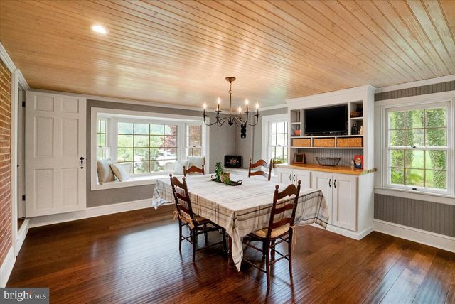 53 MAIN ST, Oley, PA 19547