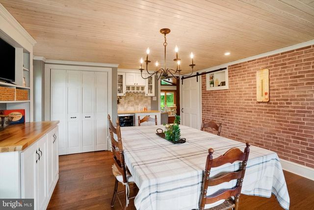 53 MAIN ST, Oley, PA 19547