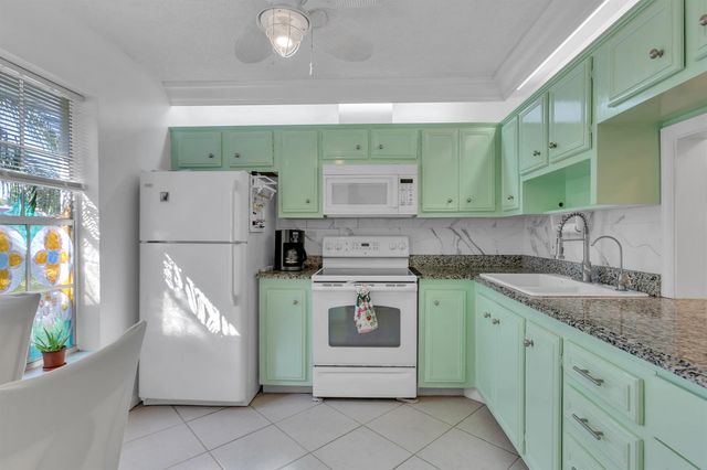 857 Worcester B Lane B, Lake Worth, FL 33467