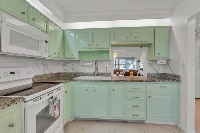 857 Worcester B Lane B, Lake Worth, FL 33467