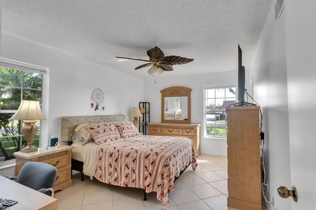 857 Worcester B Lane B, Lake Worth, FL 33467