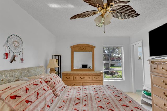 857 Worcester B Lane B, Lake Worth, FL 33467