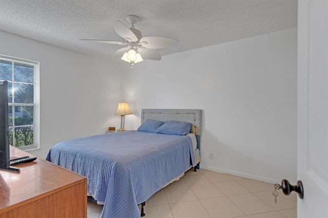 857 Worcester B Lane B, Lake Worth, FL 33467