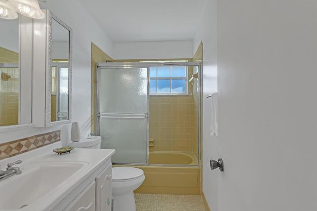 857 Worcester B Lane B, Lake Worth, FL 33467