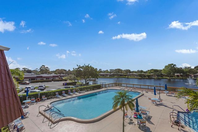 857 Worcester B Lane B, Lake Worth, FL 33467