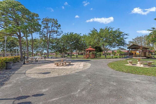 857 Worcester B Lane B, Lake Worth, FL 33467