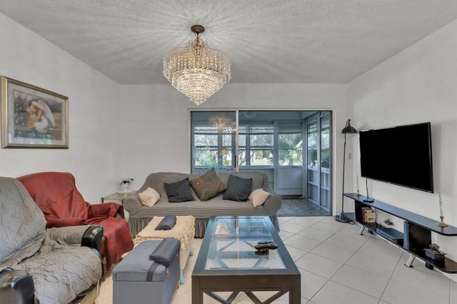 857 Worcester B Lane B, Lake Worth, FL 33467