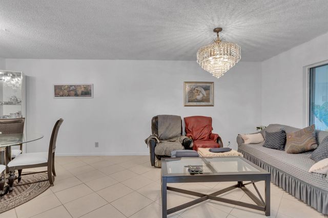 857 Worcester B Lane B, Lake Worth, FL 33467