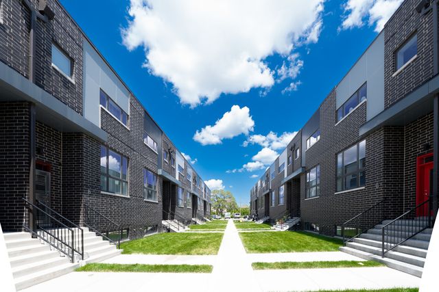 2631 S Throop Street E, Chicago, IL 60608