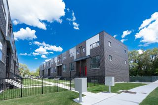 2631 S Throop Street E, Chicago, IL 60608