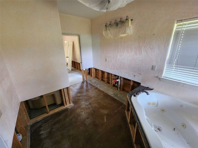 17555 County Road 330, Terrell, TX 75161