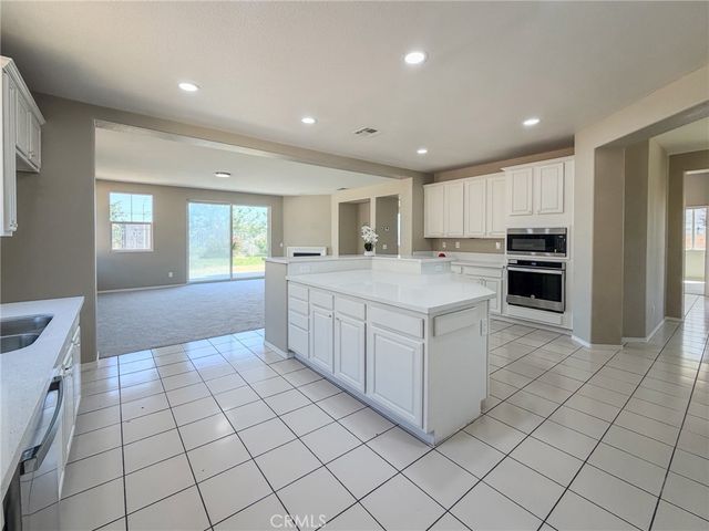 6727 Miramar, Palmdale, CA 93551