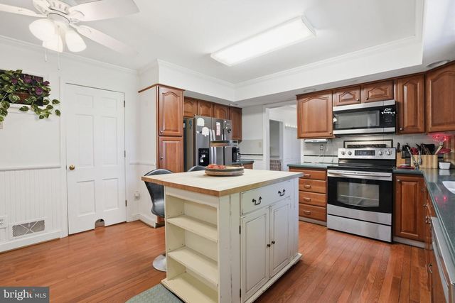 55 LAKEVIEW DR, Elverson, PA 19520