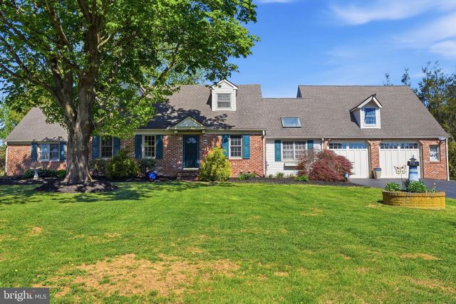 55 LAKEVIEW DR, Elverson, PA 19520