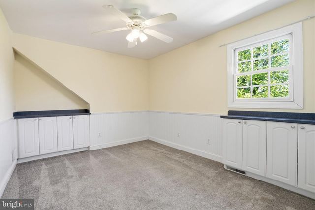 55 LAKEVIEW DR, Elverson, PA 19520