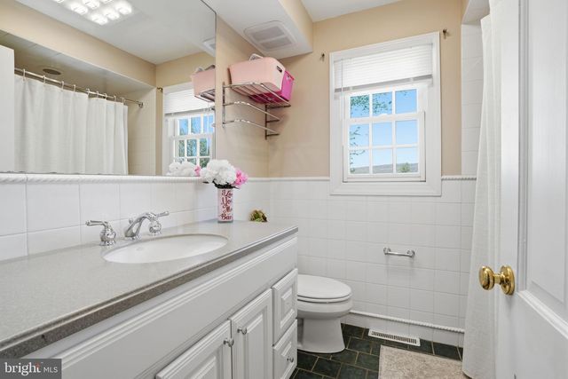 55 LAKEVIEW DR, Elverson, PA 19520