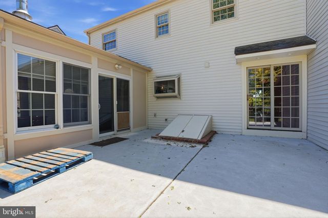 55 LAKEVIEW DR, Elverson, PA 19520