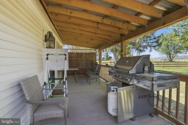 55 LAKEVIEW DR, Elverson, PA 19520