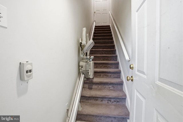 55 LAKEVIEW DR, Elverson, PA 19520
