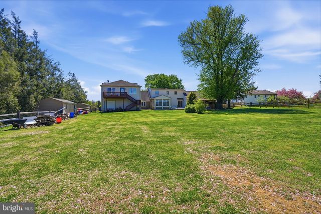 55 LAKEVIEW DR, Elverson, PA 19520