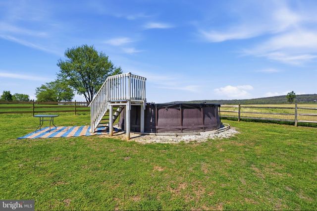 55 LAKEVIEW DR, Elverson, PA 19520