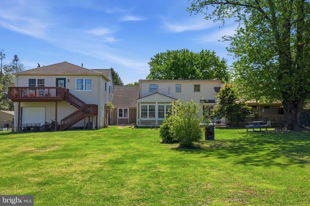 55 LAKEVIEW DR, Elverson, PA 19520