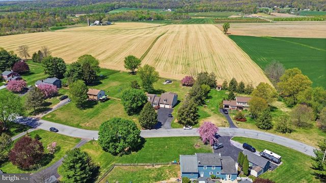 55 LAKEVIEW DR, Elverson, PA 19520