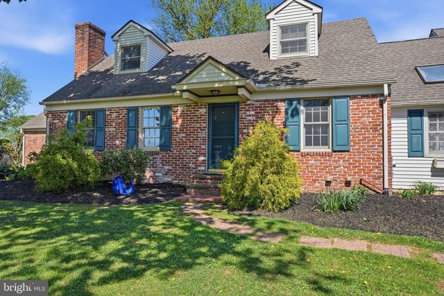 55 LAKEVIEW DR, Elverson, PA 19520