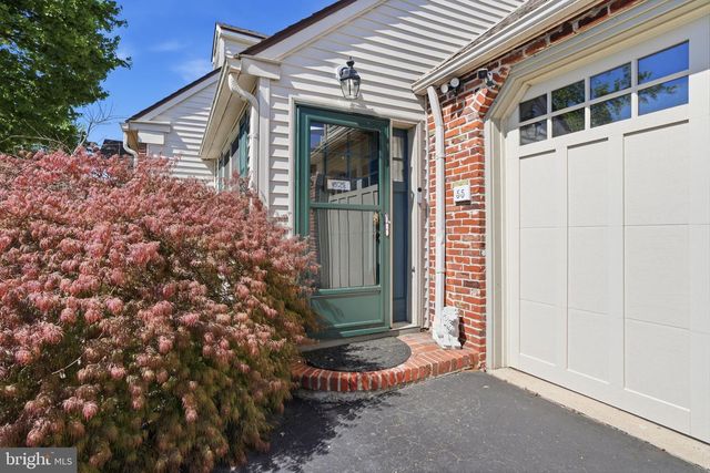 55 LAKEVIEW DR, Elverson, PA 19520