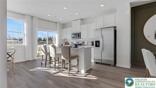 8215 Alexander Court, Upper Macungie Twp, PA 18031