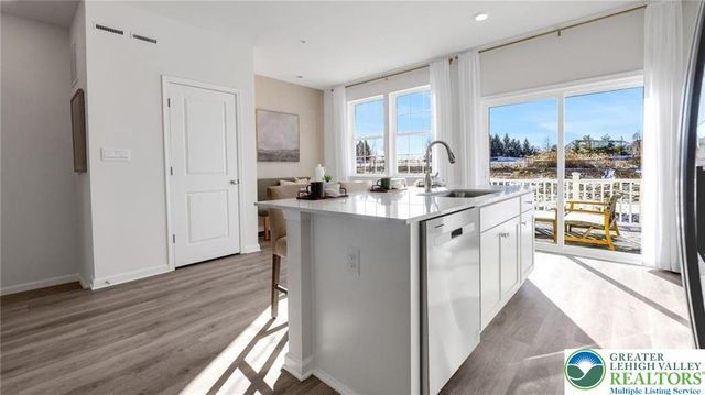 8215 Alexander Court, Upper Macungie Twp, PA 18031