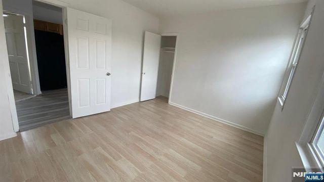 52 14th Avenue 2, Elmwood Park, NJ 07407