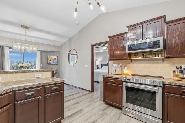 726 Sandstone Ct, Andover, KS 67002