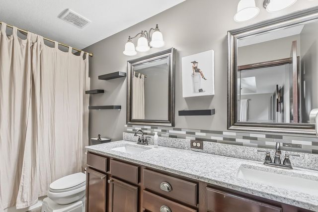 726 Sandstone Ct, Andover, KS 67002