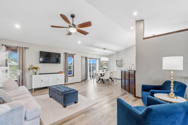 726 Sandstone Ct, Andover, KS 67002