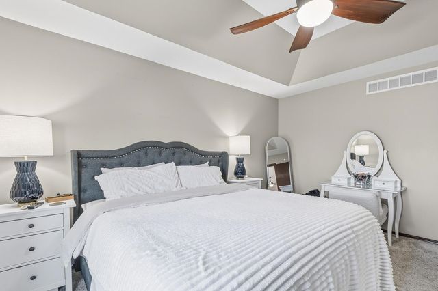 726 Sandstone Ct, Andover, KS 67002