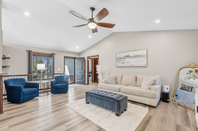 726 Sandstone Ct, Andover, KS 67002