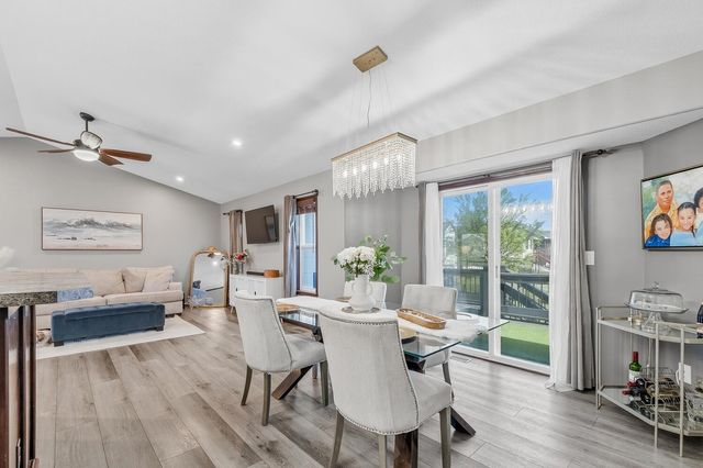 726 Sandstone Ct, Andover, KS 67002