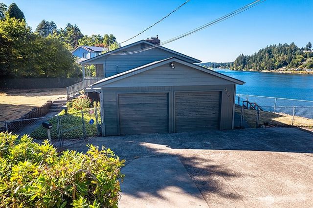 2644 Stevens Drive, Bremerton, WA 98312