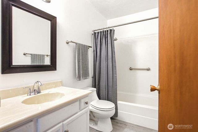 2644 Stevens Drive, Bremerton, WA 98312