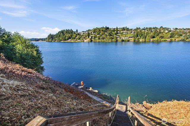 2644 Stevens Drive, Bremerton, WA 98312