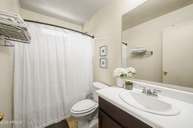 2101 E SUNLAND Avenue, Phoenix, AZ 85040