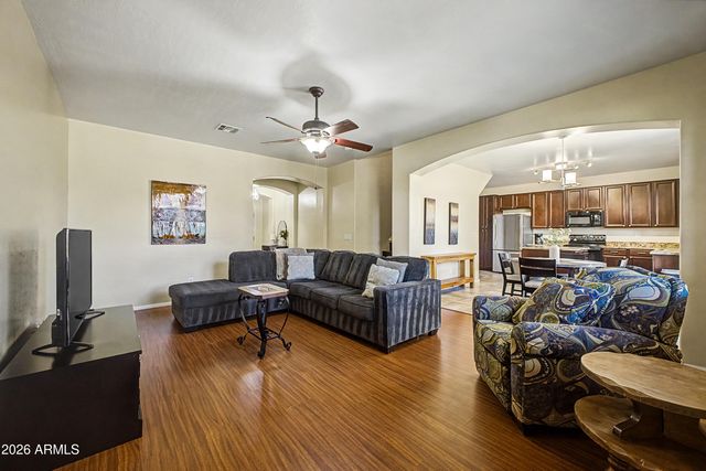 2101 E SUNLAND Avenue, Phoenix, AZ 85040