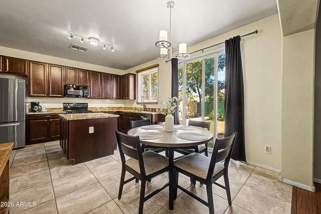 2101 E SUNLAND Avenue, Phoenix, AZ 85040