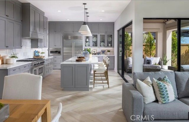 416 Milpas, Irvine, CA 92602