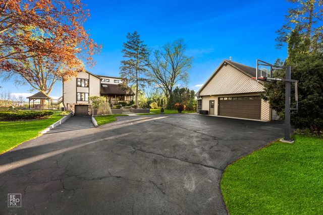 27875 W Lake Shore Drive, Spring Grove, IL 60081